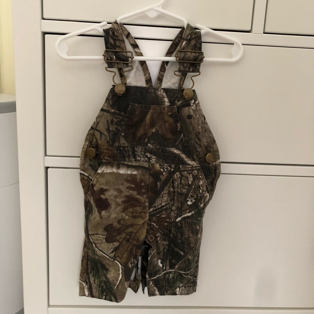 Baby Camo overalls 👶🏻 🦌